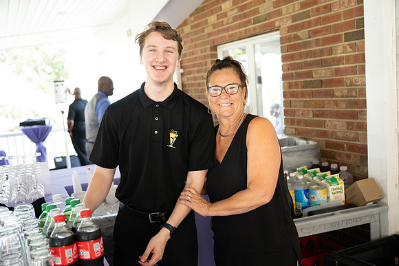 230715_LinnetteMichealTheKnollviewHouseWED_A1054