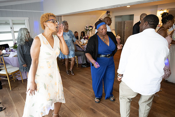 230715_LinnetteMichealTheKnollviewHouseWED_A3352