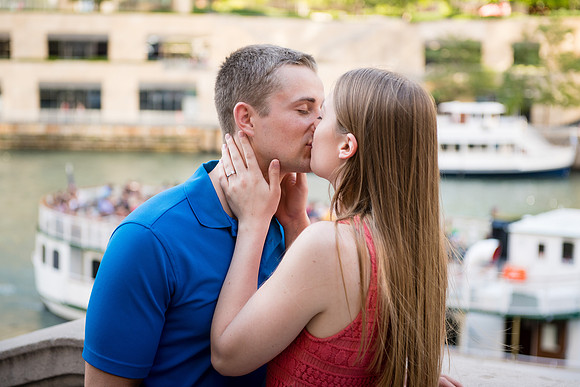 170618_DarahPatrickENGRiverWalkMilleniumChicagoPOR_A0708
