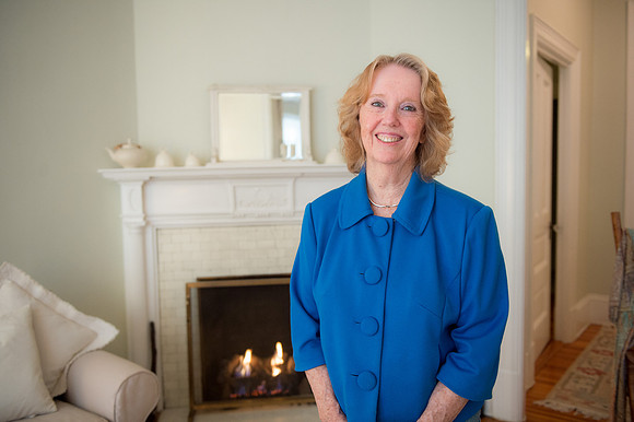 130218_CathieGrayHomeHeadshot_A0041